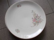 15.05.2019 T alerze obiadowe 4 szt. komplet